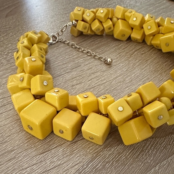 Adjustable Yellow Square Beaded Necklace - Picture 3 of 7
